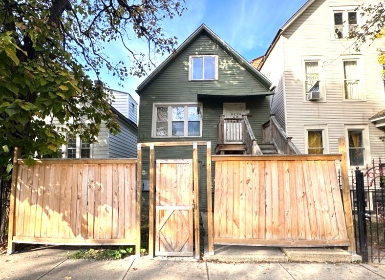 1830 N St Louis Ave Property Photo 1
