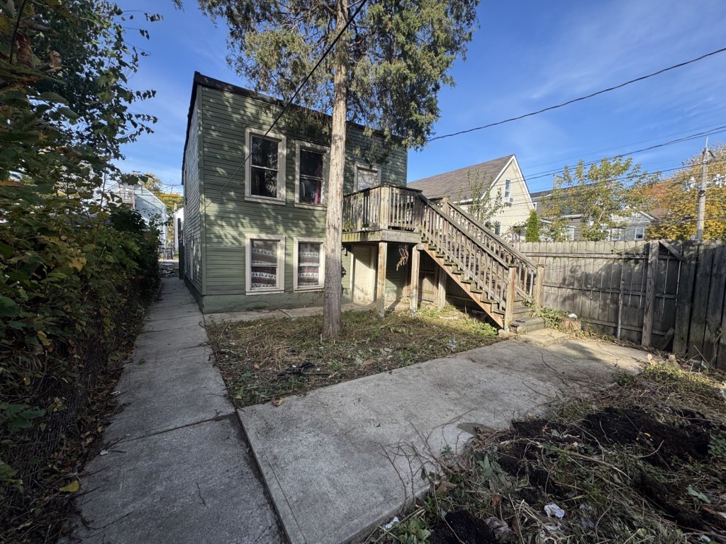 1830 N St Louis Ave Property Photo 3