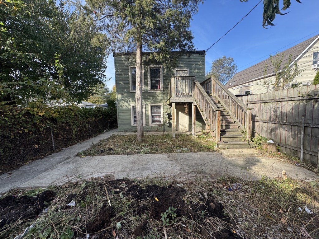 1830 N St Louis Ave Property Photo 5
