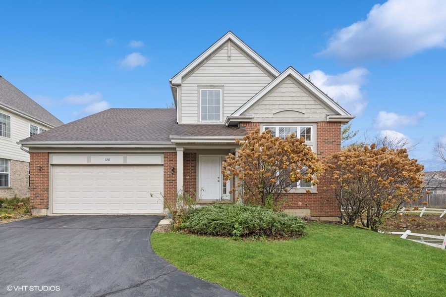 128 Real Estate Listings Main Image