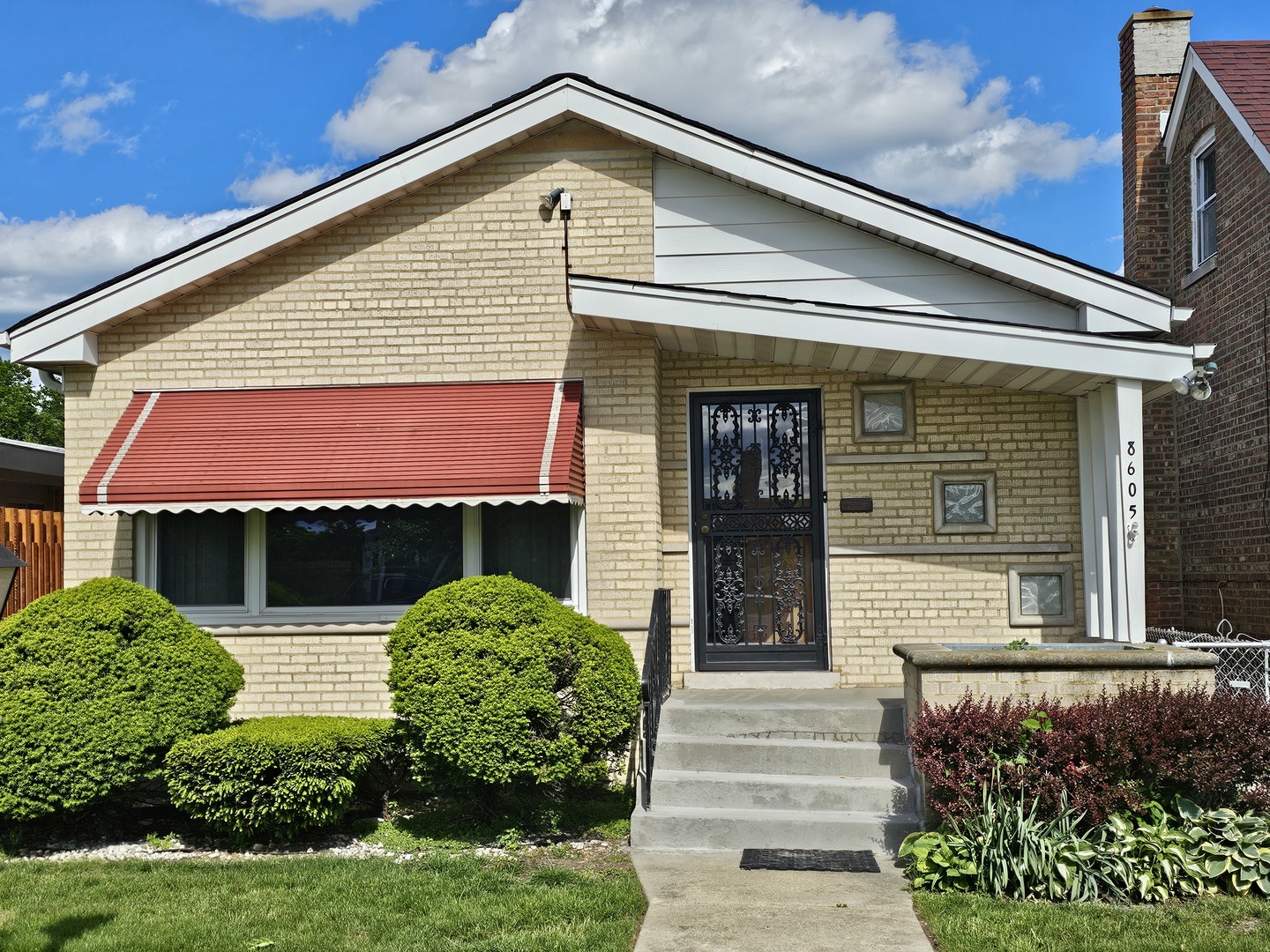8605 S Calumet Avenue Property Photo 1