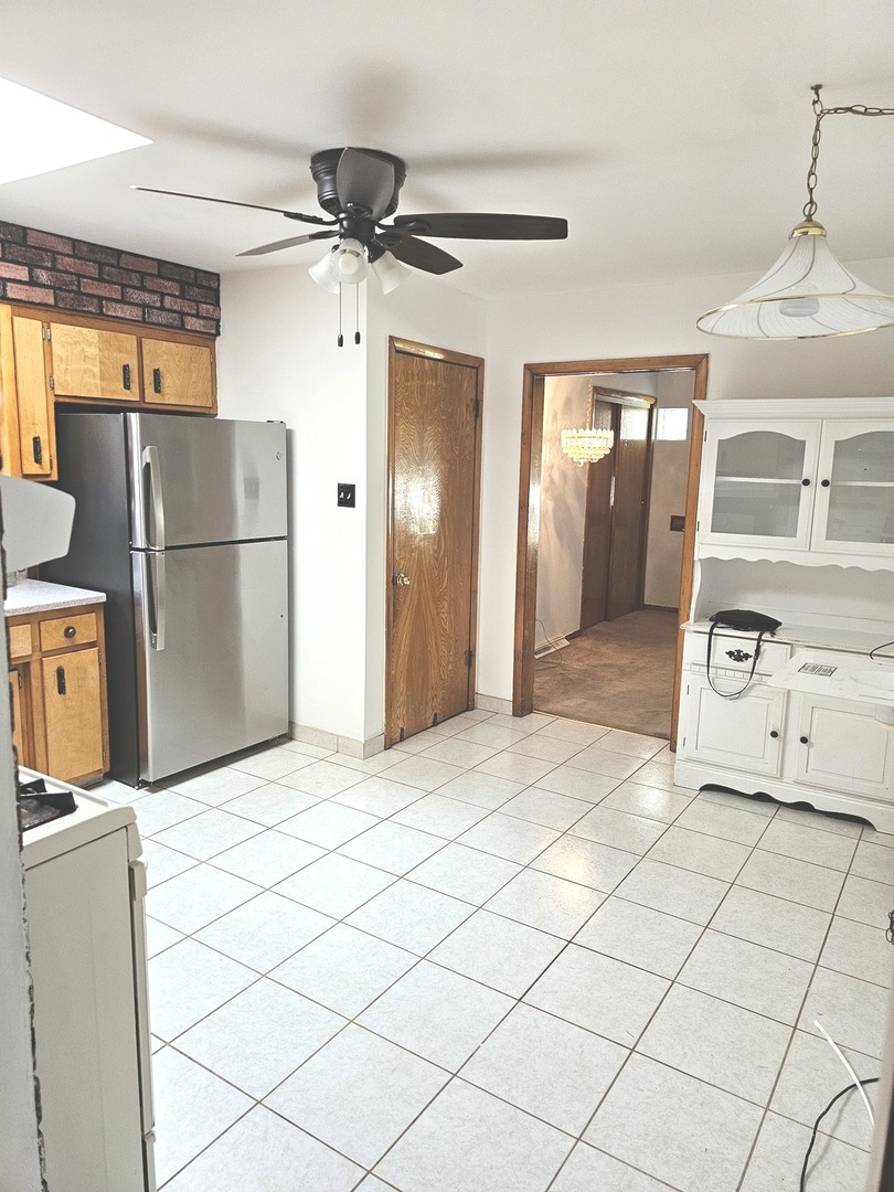 8605 S Calumet Avenue Property Photo 4