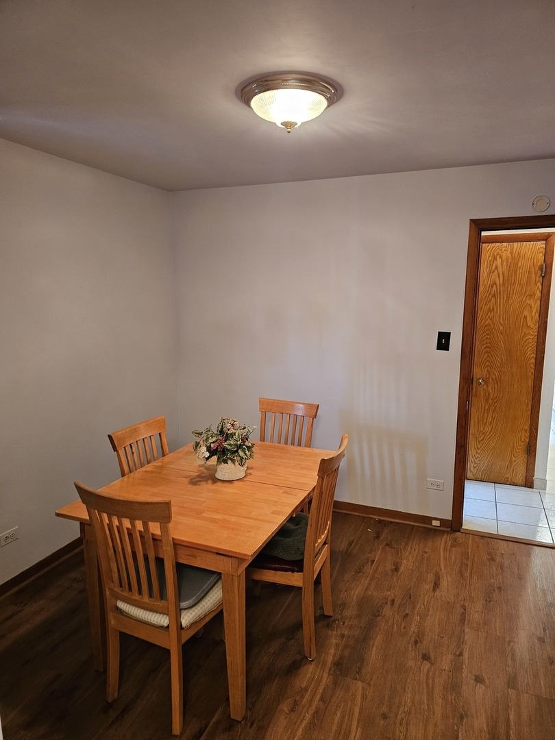 8605 S Calumet Avenue Property Photo 5