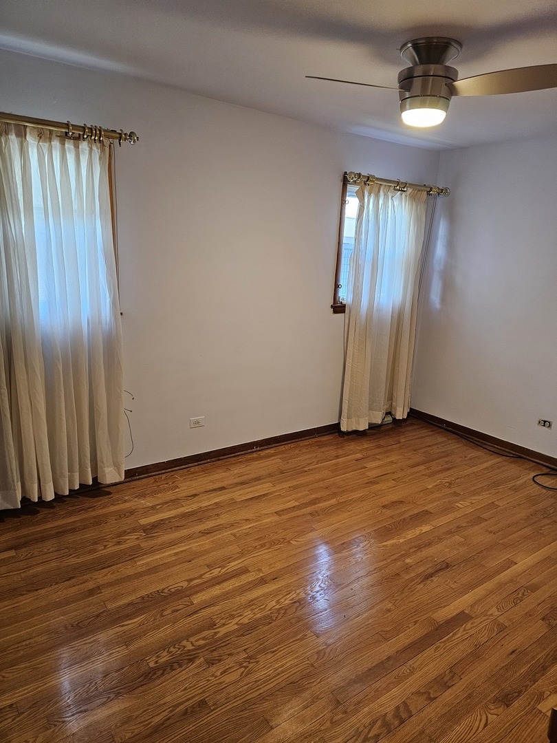 8605 S Calumet Avenue Property Photo 8