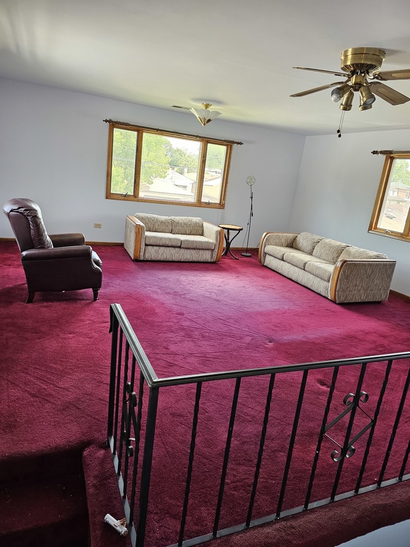 8605 S Calumet Avenue Property Photo 11