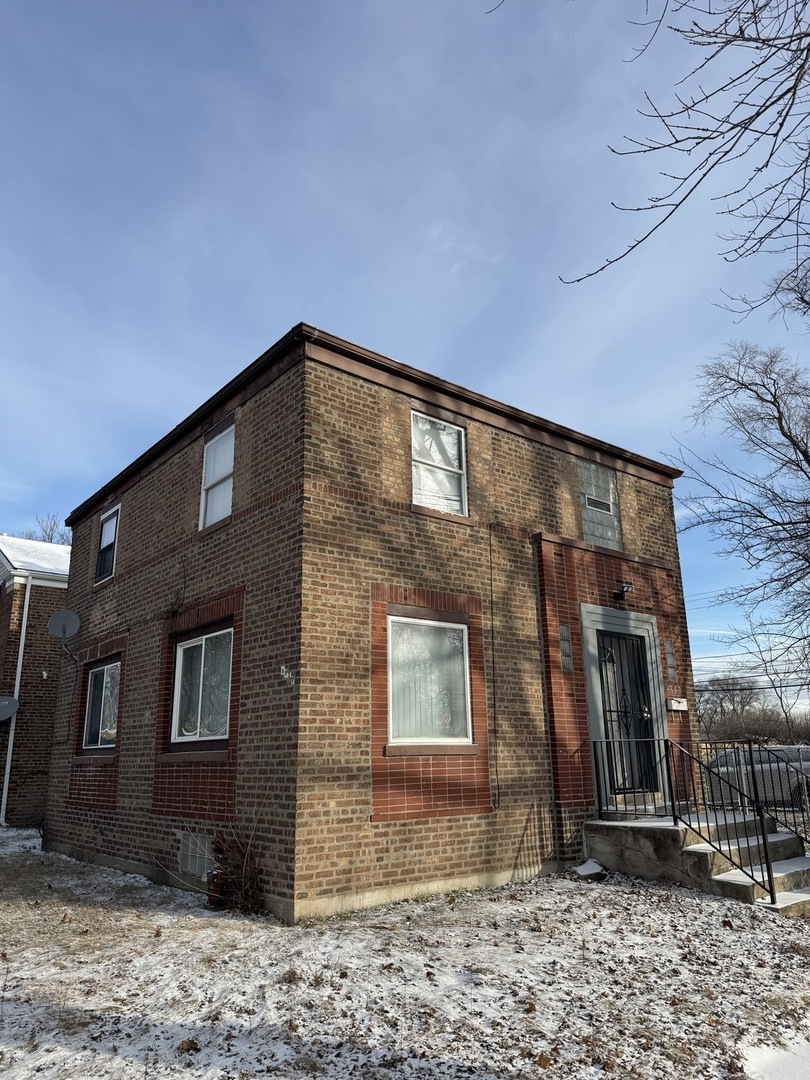9857 S Hoxie Avenue Property Photo
