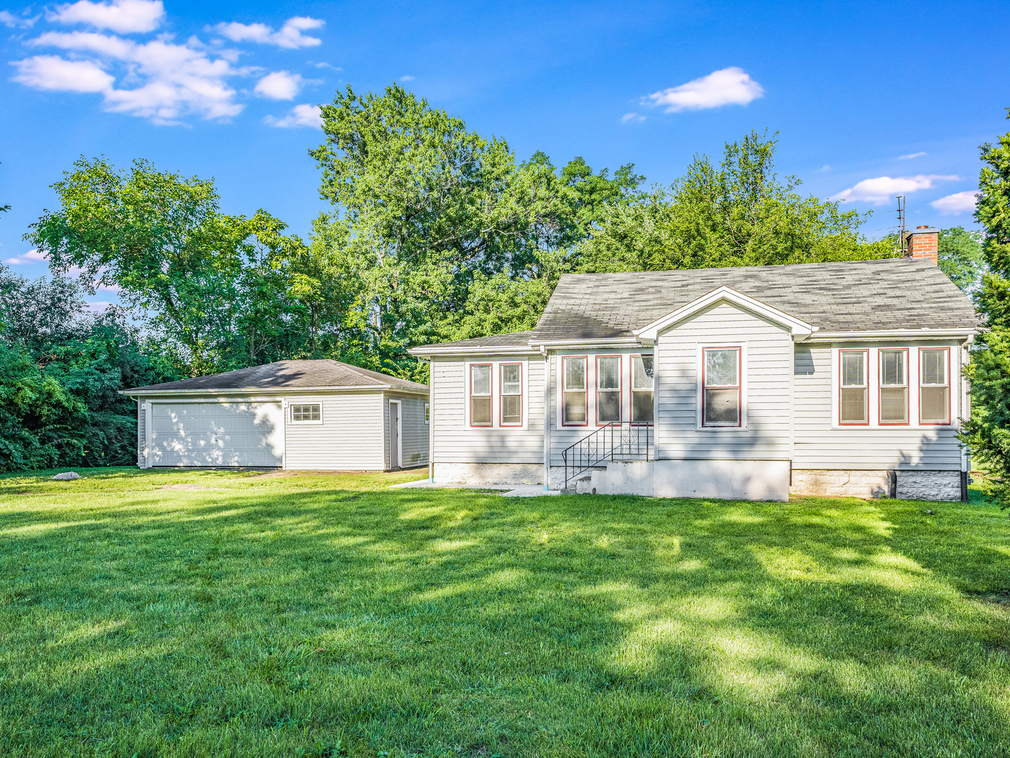 1111 Sherman Avenue Property Photo 1