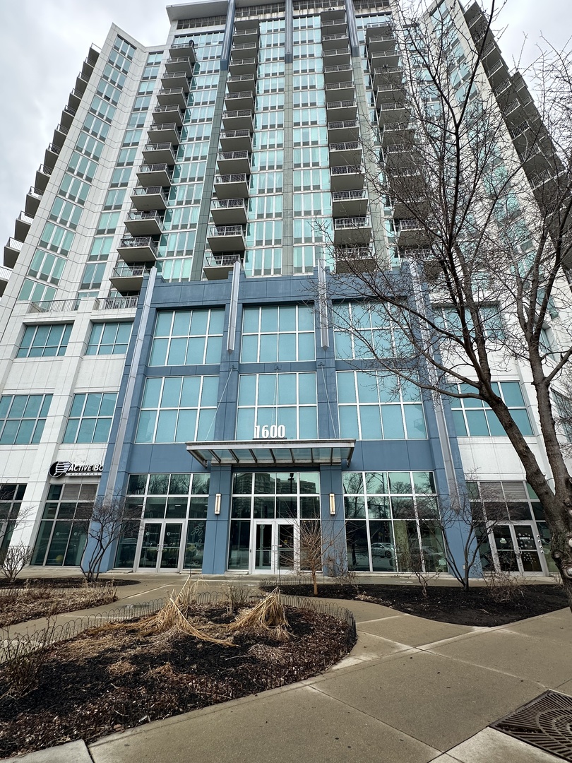 1600 S Indiana Avenue 808 Property Photo