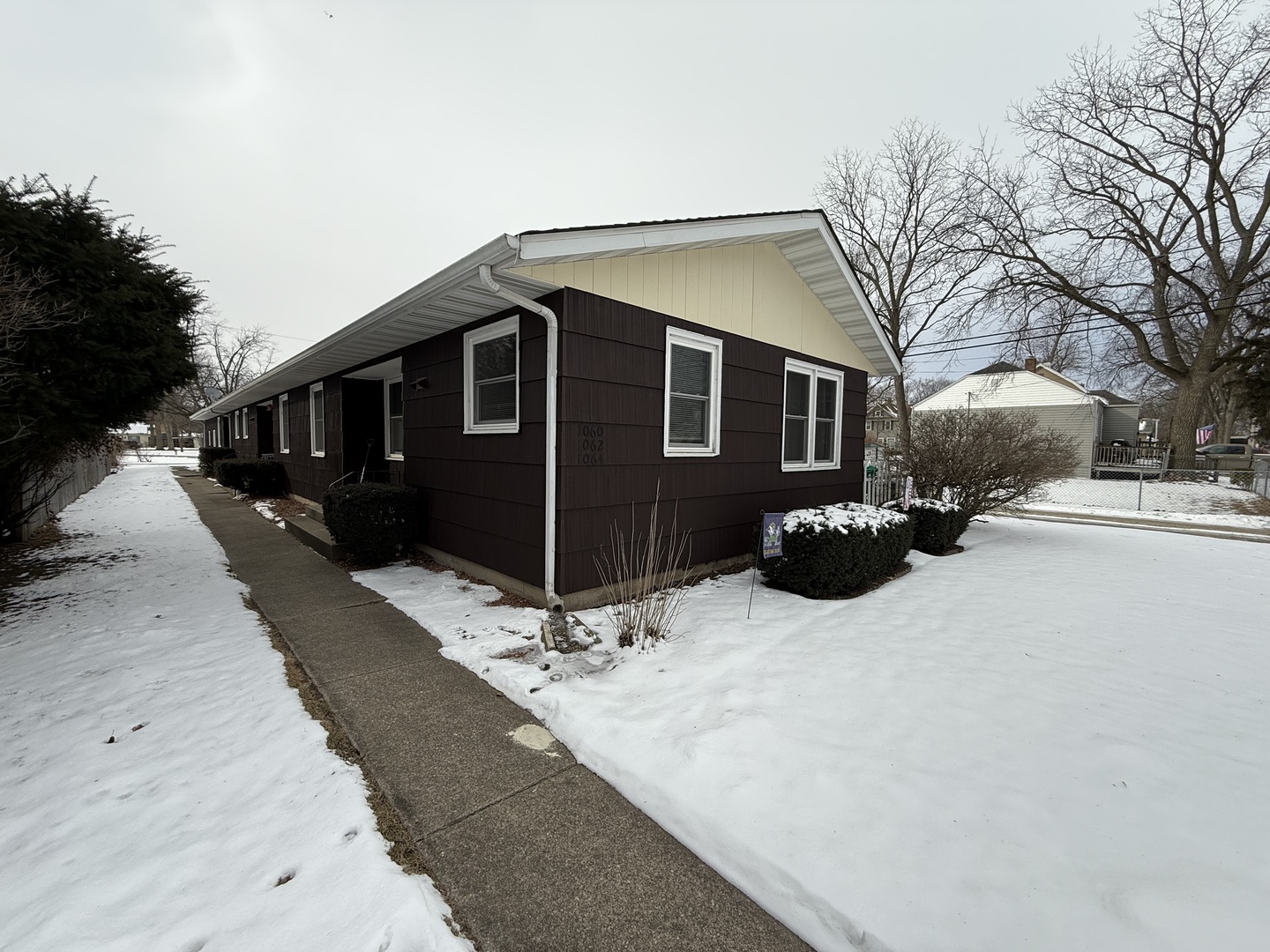 1060 W Hickory St Property Photo