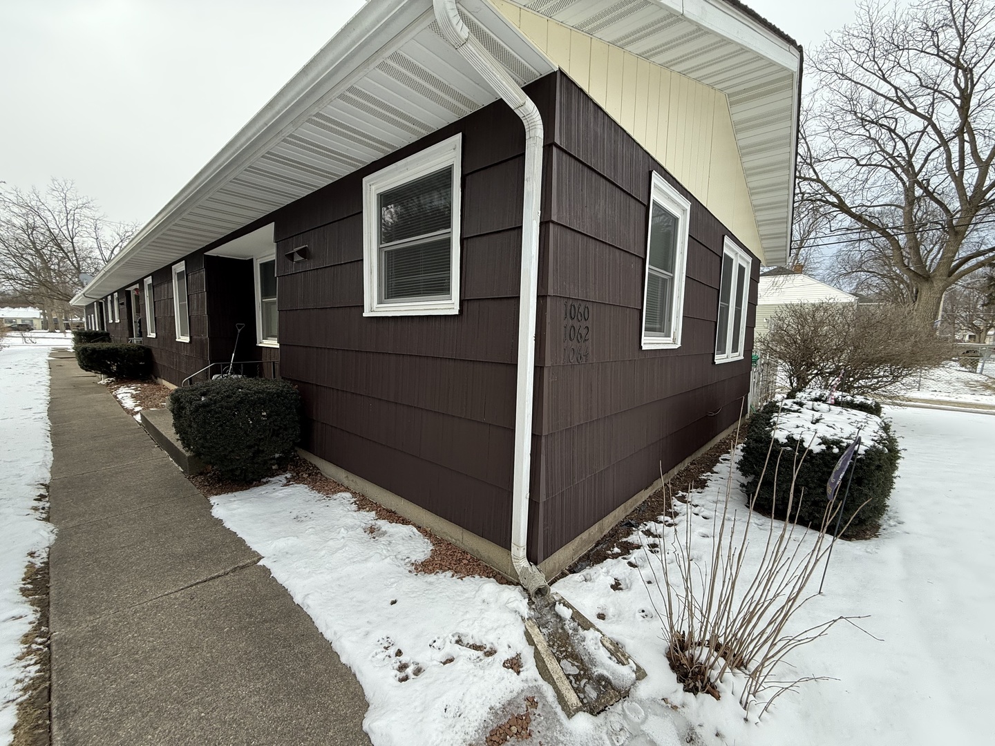1060 W Hickory Street Property Photo 2
