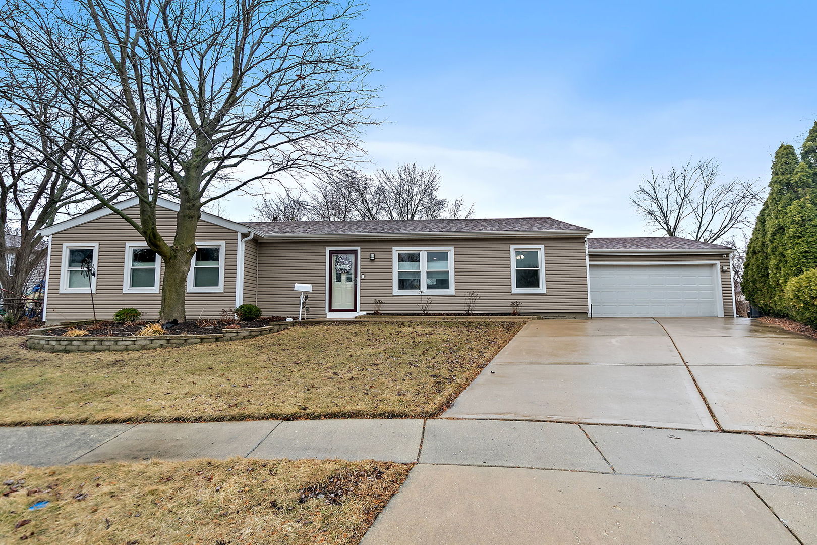 128 Seton Ct Property Photo