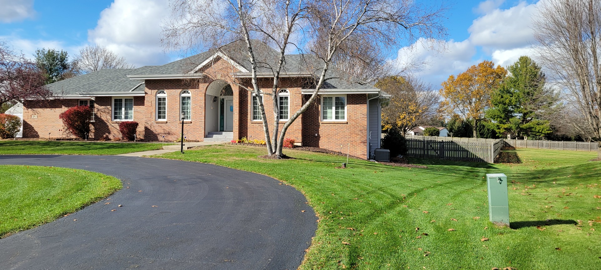 10410 Glen Abbey Close Property Photo