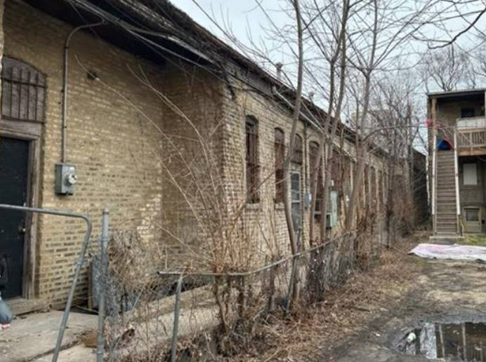 1901 W Howard Street Property Photo 3