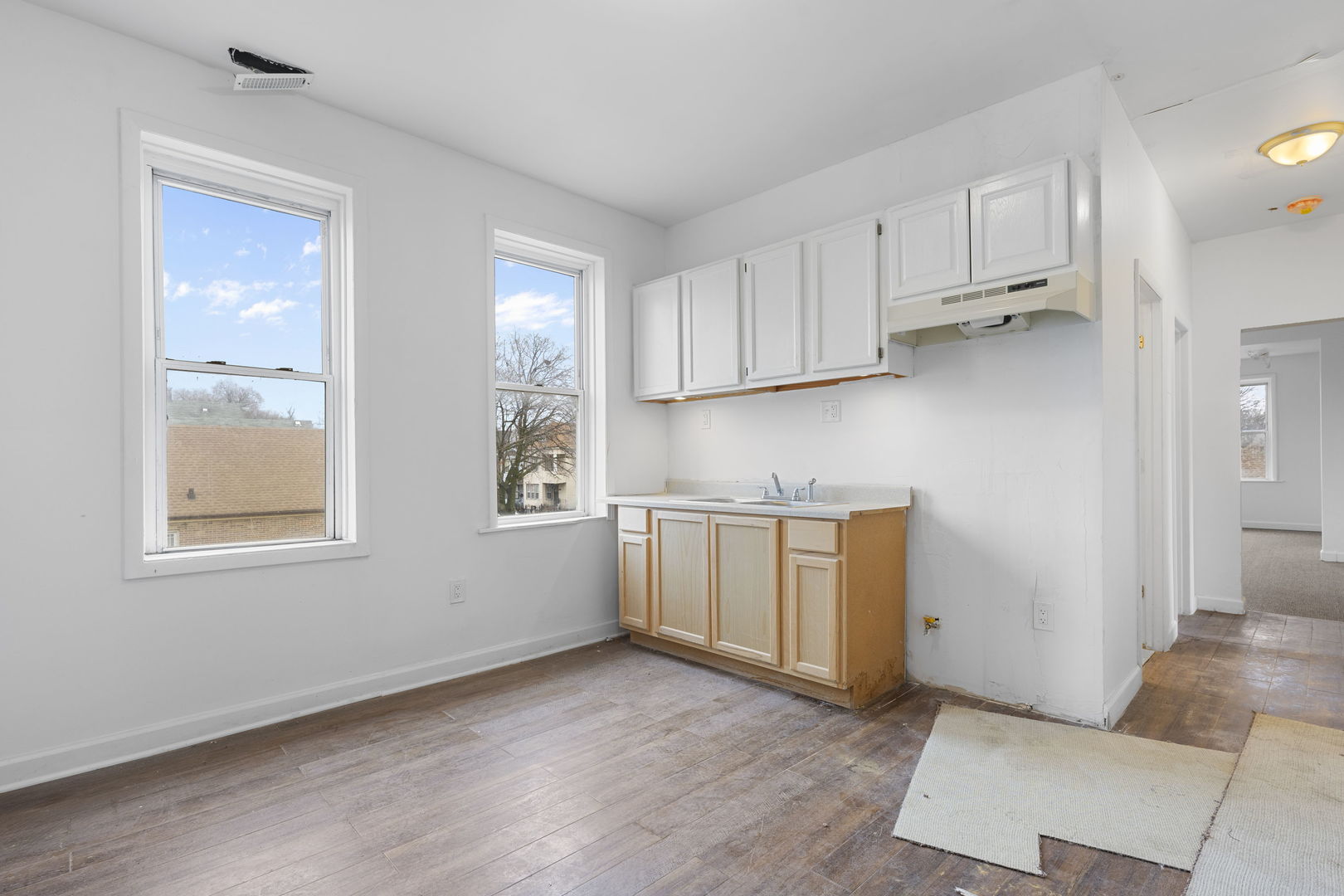 8559 S Escanaba Avenue Property Photo 11