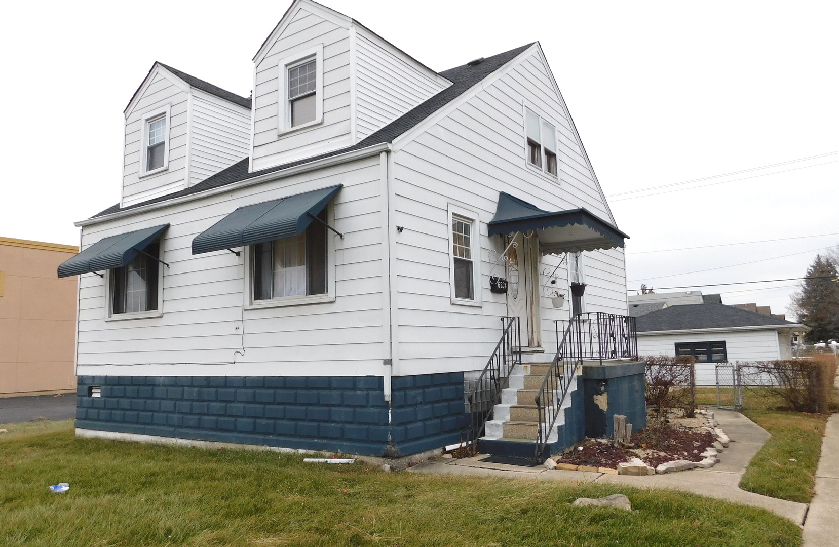 6334 W 79th Street Property Photo