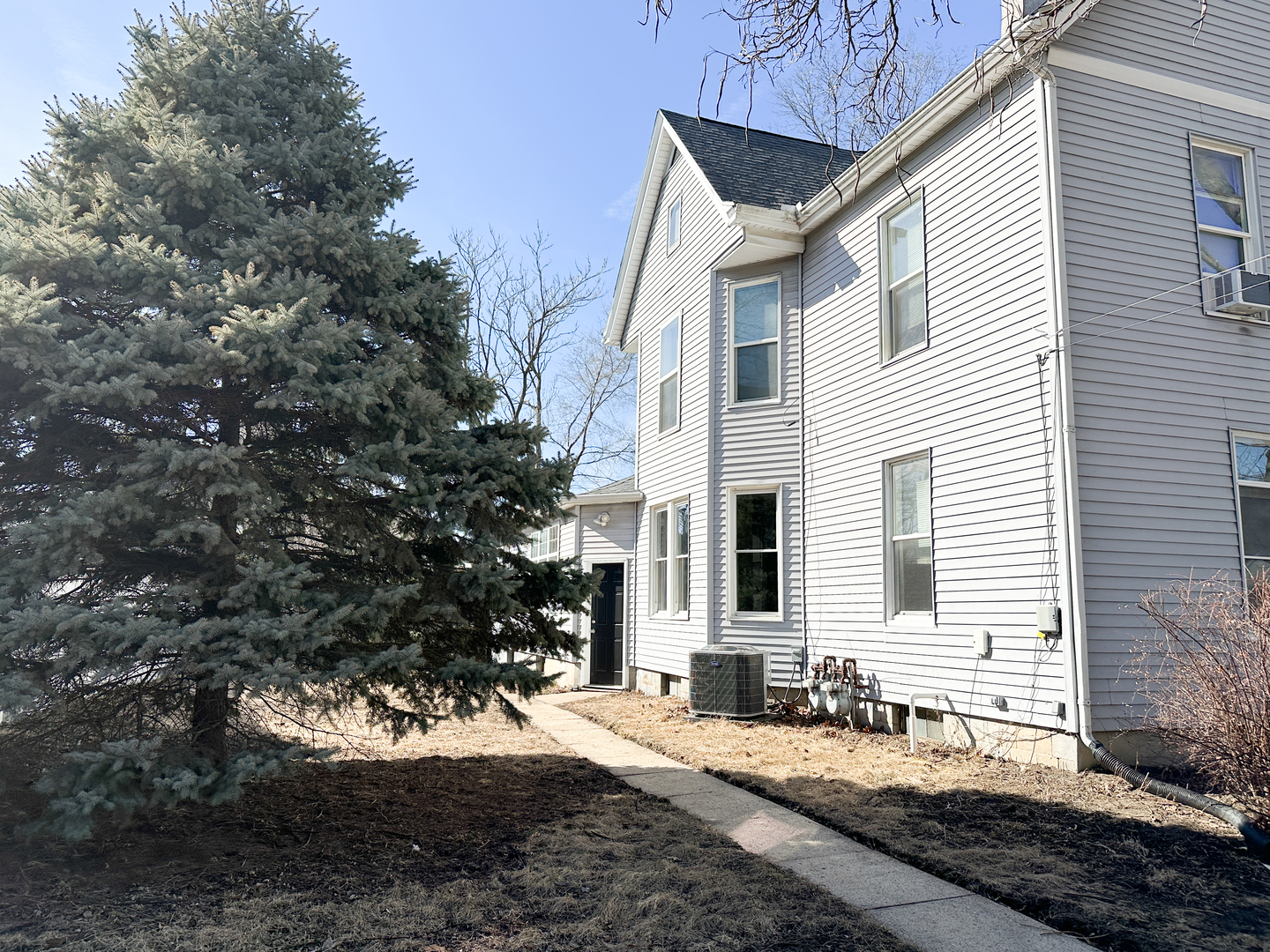 912 N Madison Street Property Photo 2