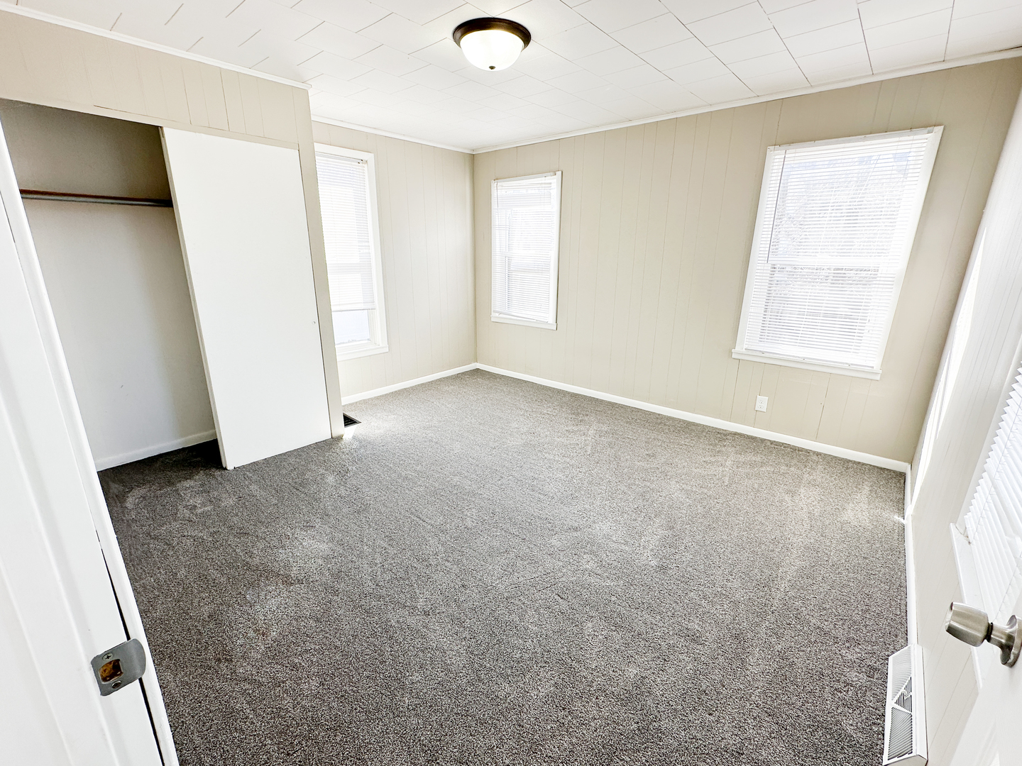 912 N Madison Street Property Photo 21