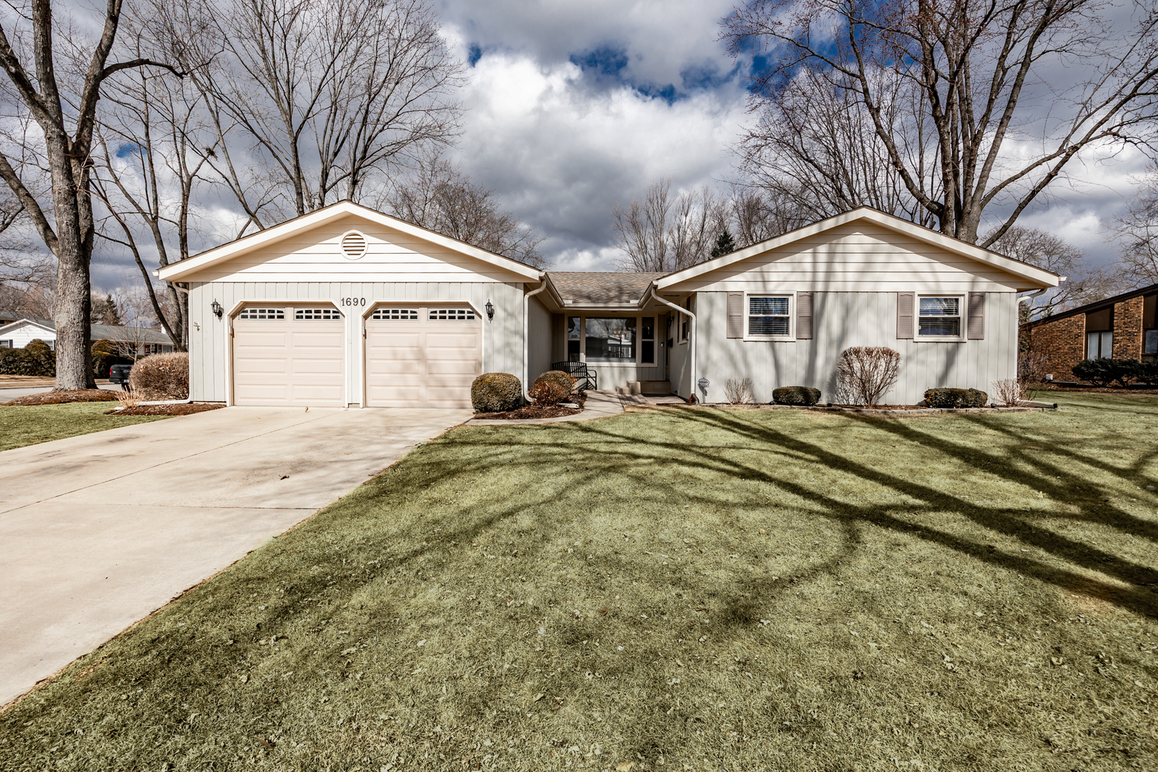 Country Knolls Real Estate Listings Main Image