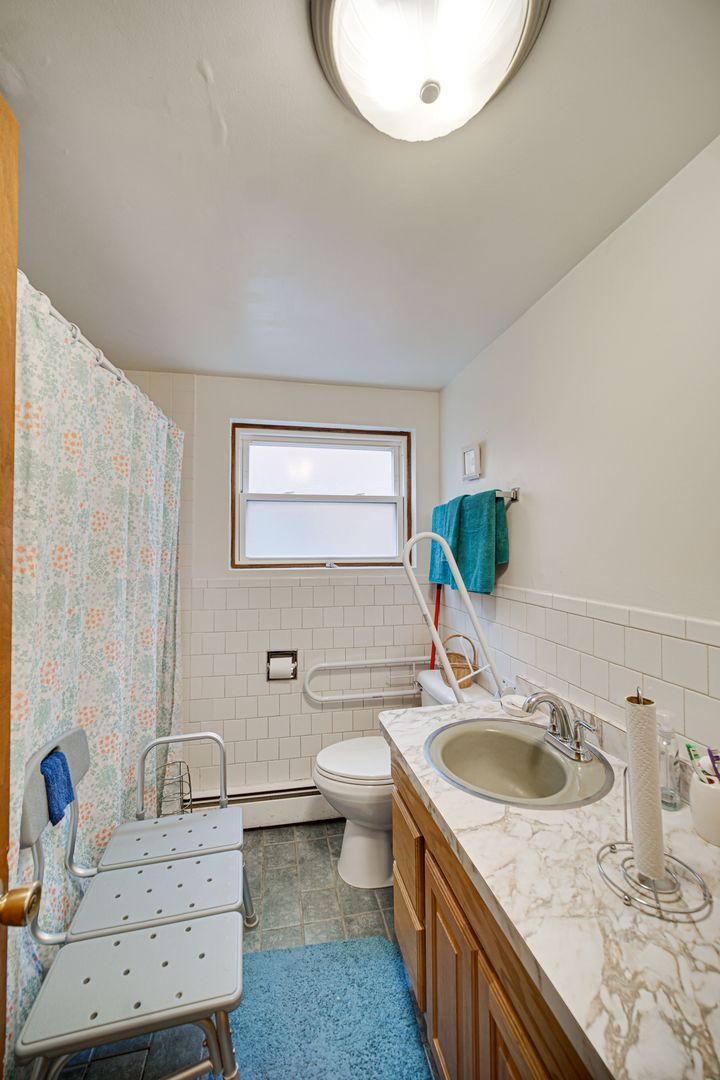 430 Madison Avenue Property Photo 4