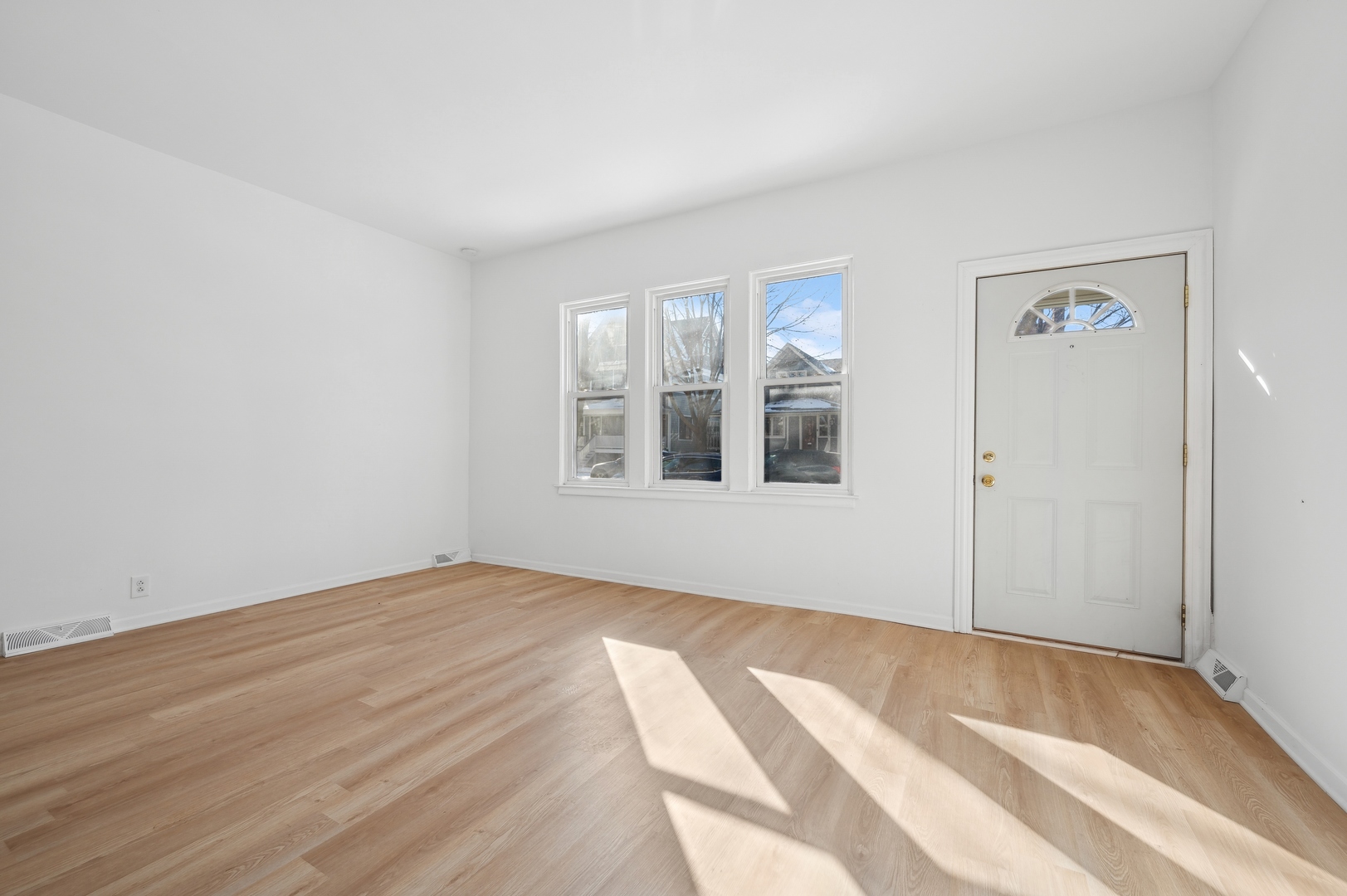 736 S Highland Avenue Property Photo 2
