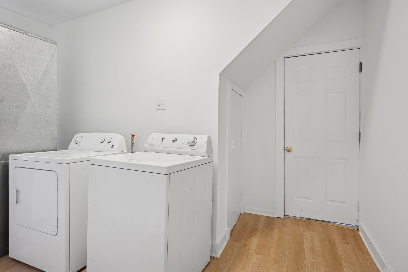 736 S Highland Avenue Property Photo 9