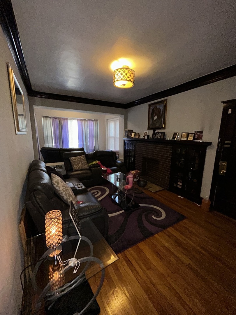 7345 S Calumet Avenue Property Photo 3