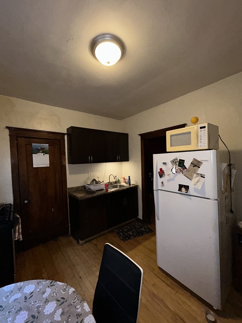 7345 S Calumet Avenue Property Photo 7