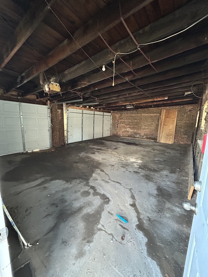 7345 S Calumet Avenue Property Photo 13