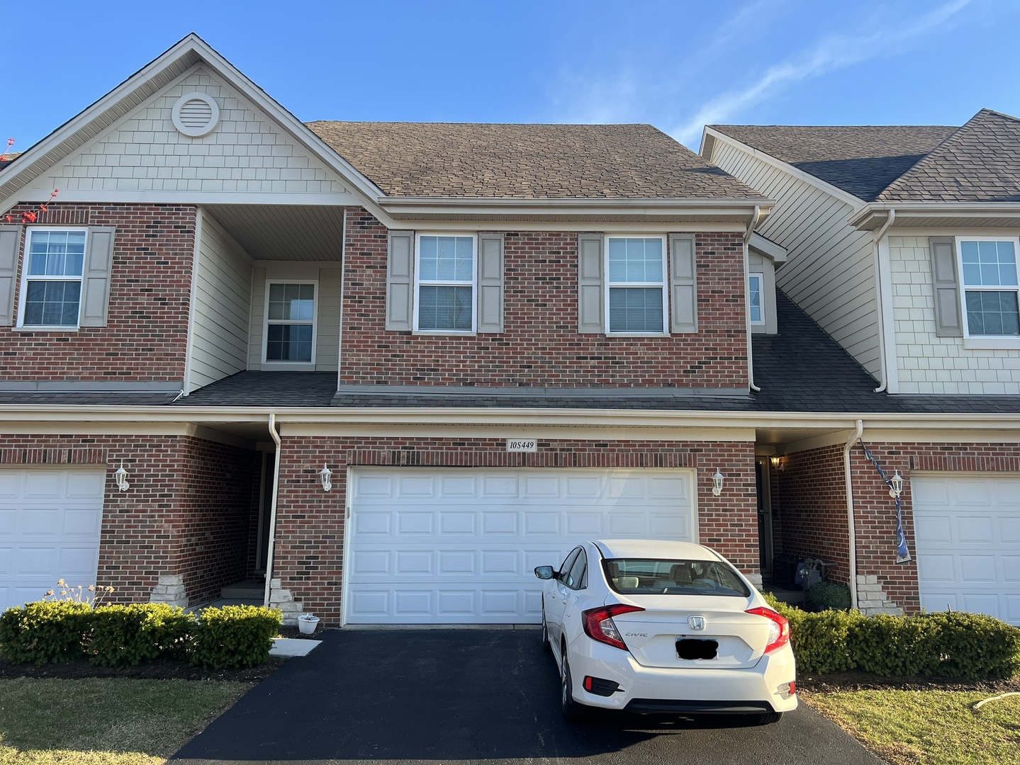 10s449 Carrington Circle Property Photo