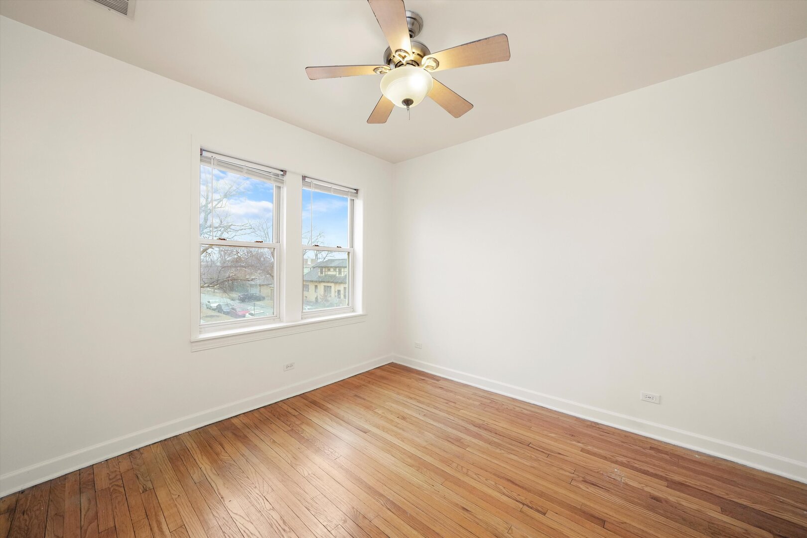 4502 N Sacramento Avenue 2 Property Photo 5