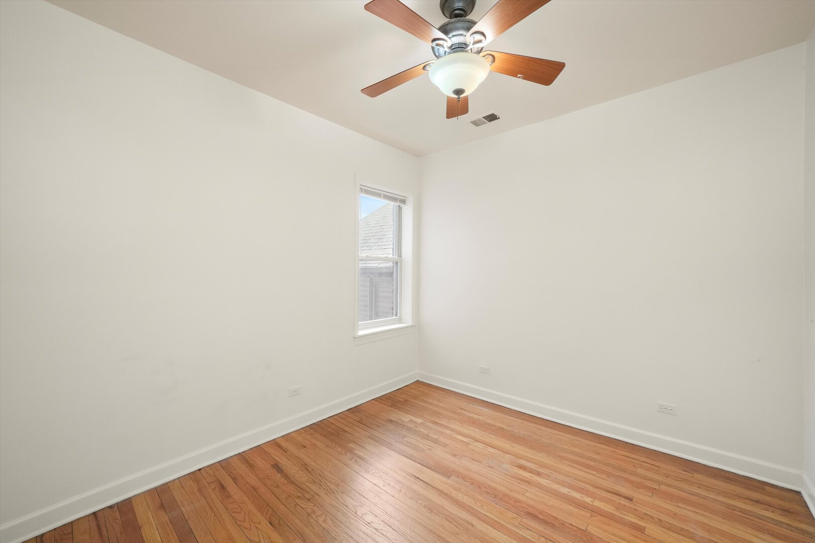 4502 N Sacramento Avenue 2 Property Photo 7