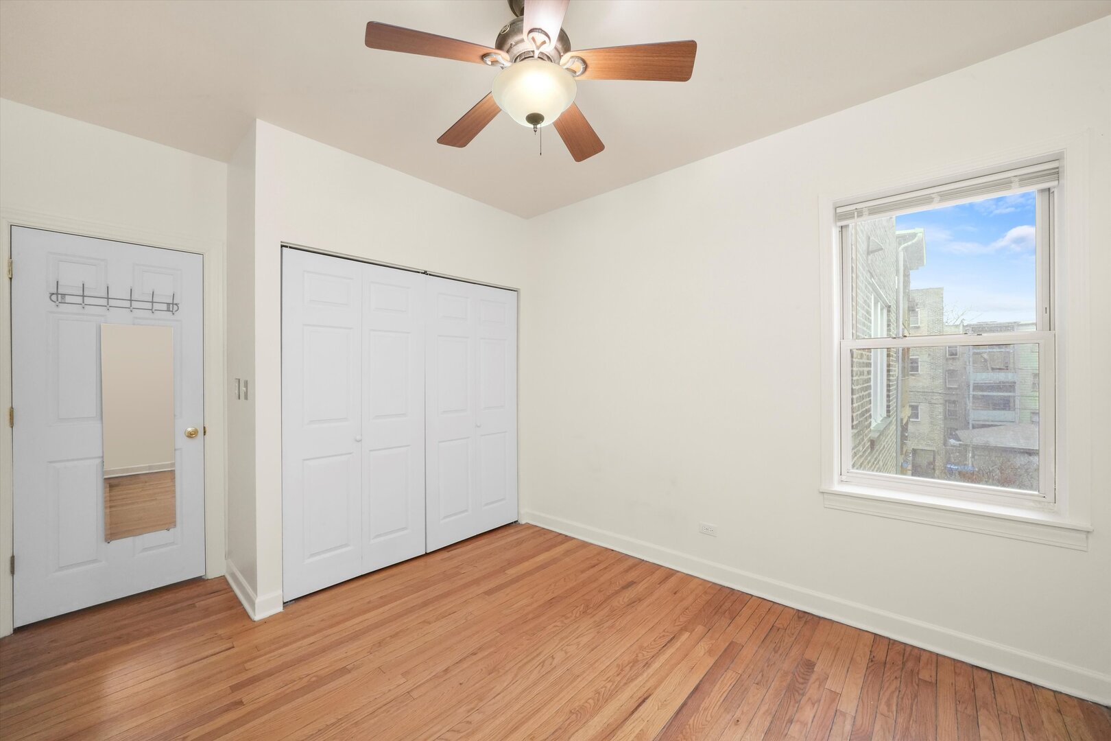 4502 N Sacramento Avenue 2 Property Photo 8