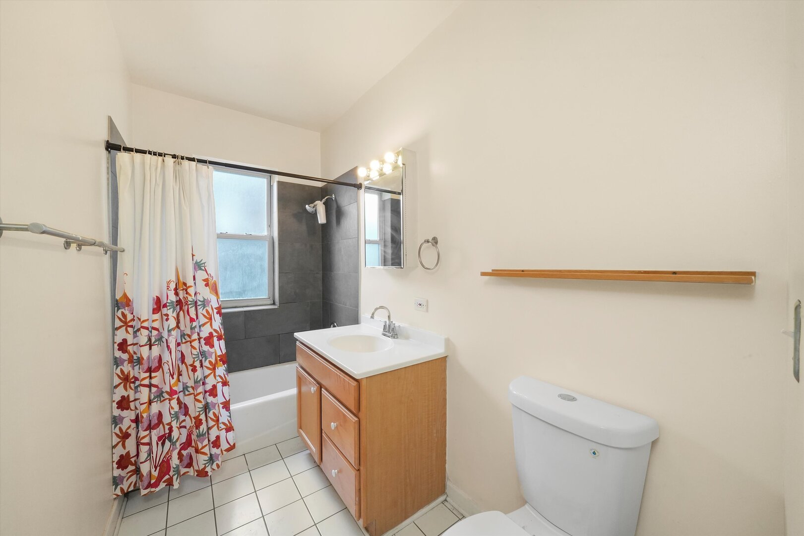 4502 N Sacramento Avenue 2 Property Photo 9