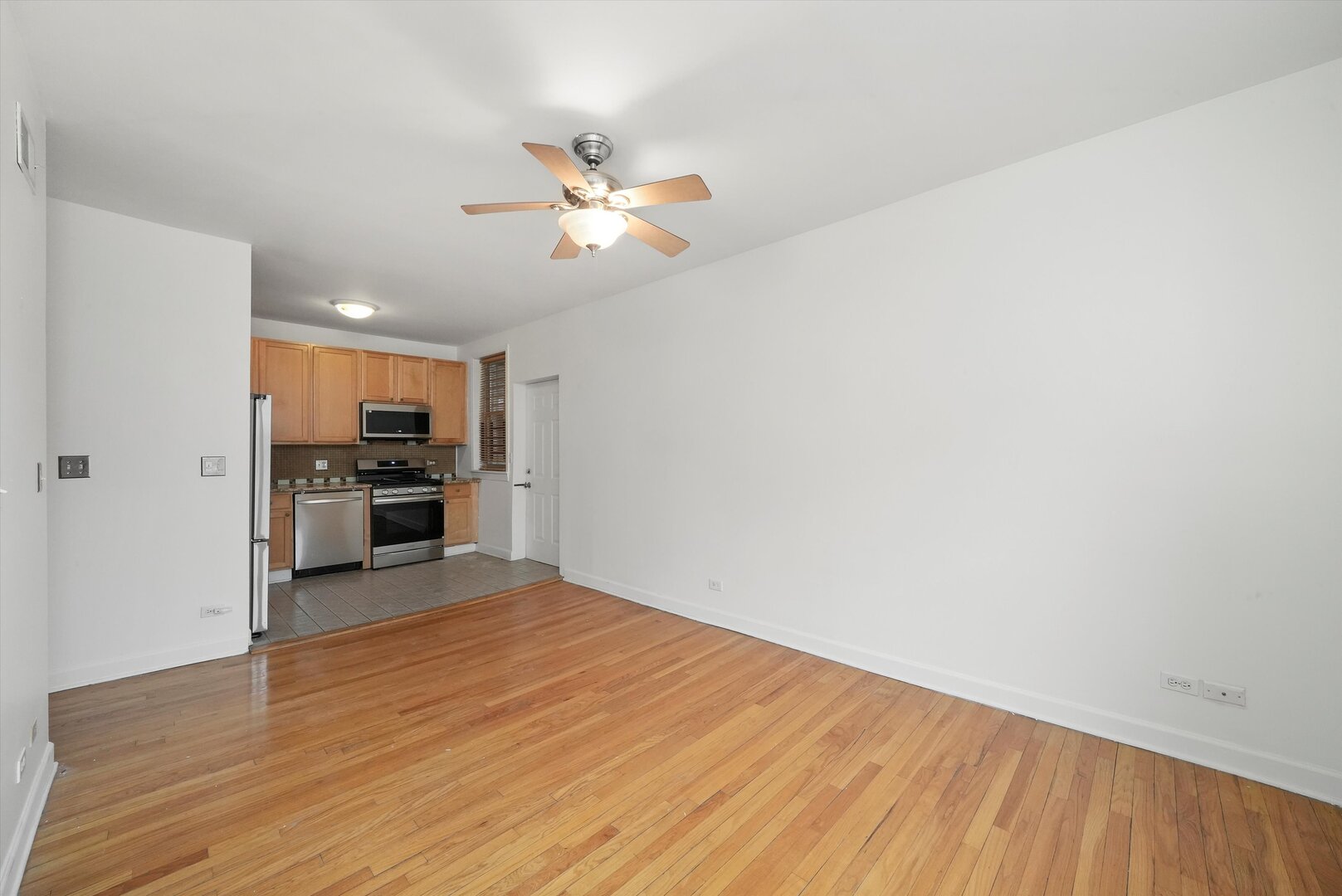 4502 N Sacramento Avenue 2 Property Photo 13
