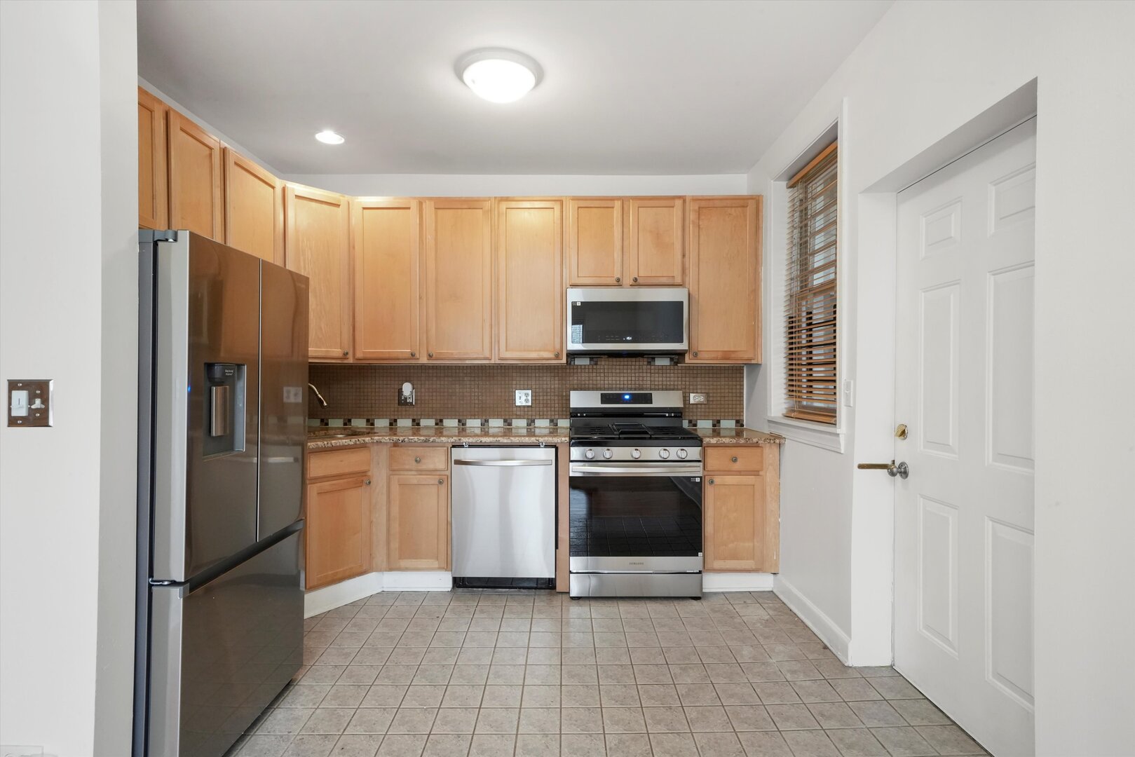 4502 N Sacramento Avenue 2 Property Photo 17