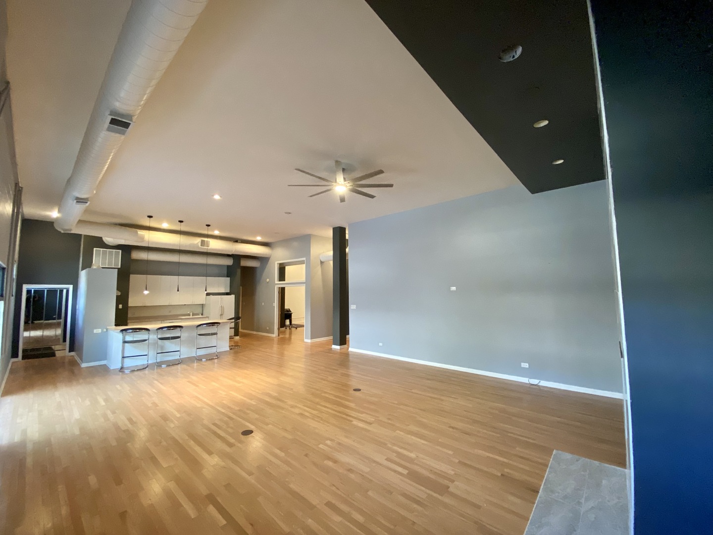 400 N Racine Avenue 101 Property Photo 4