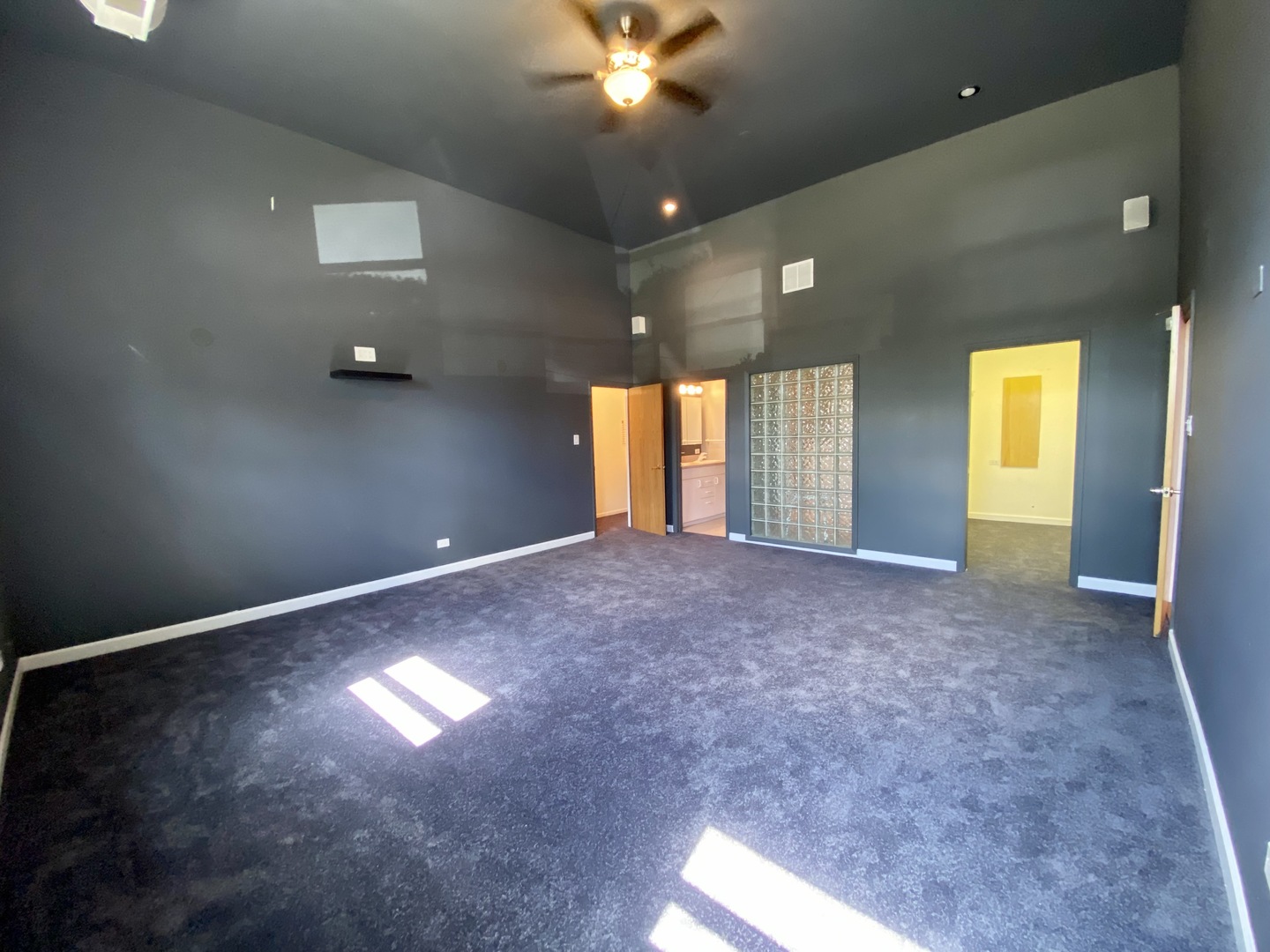 400 N Racine Avenue 101 Property Photo 19