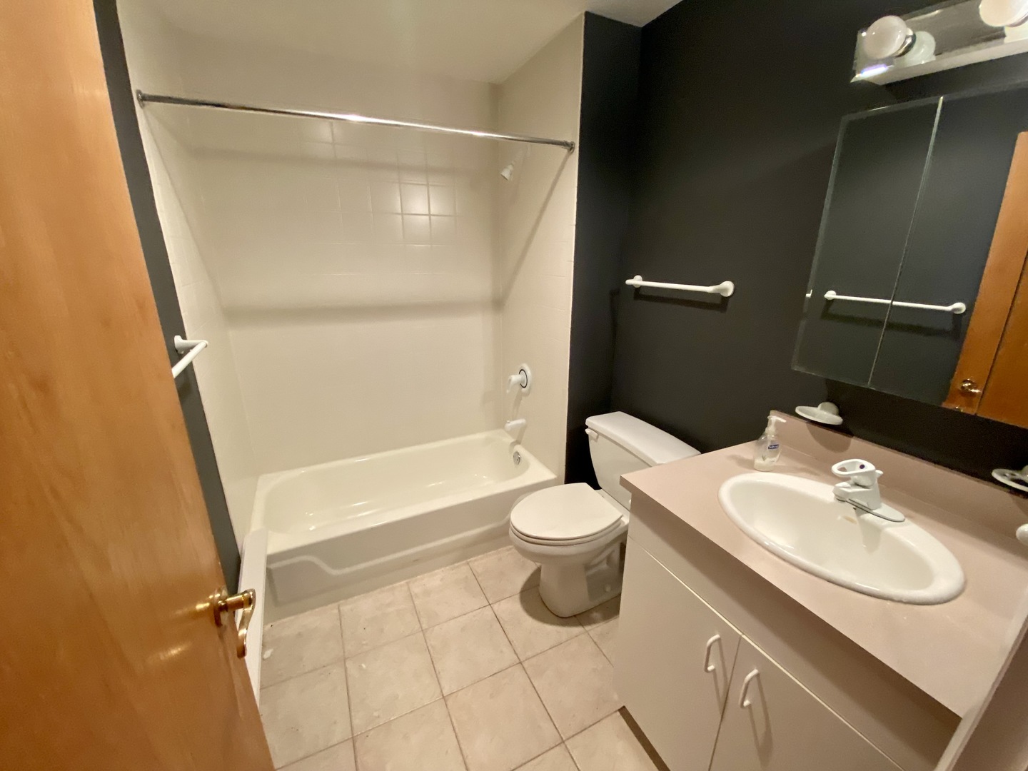 400 N Racine Avenue 101 Property Photo 25