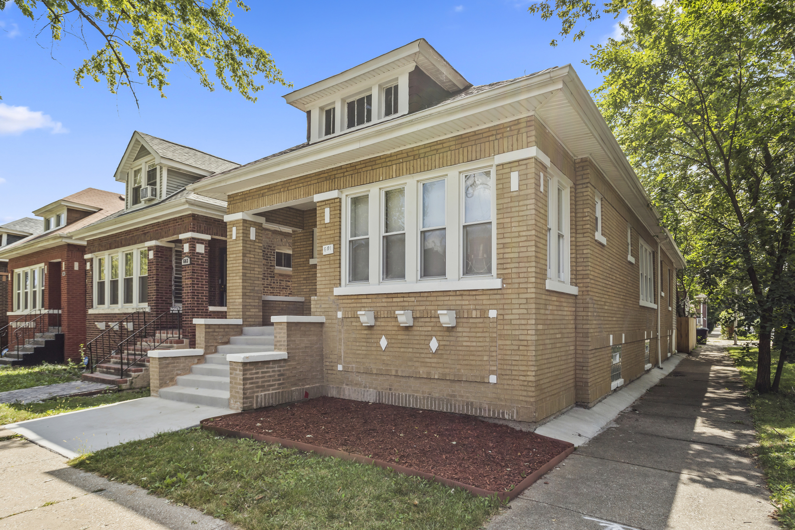 601 E 90th Place Property Photo