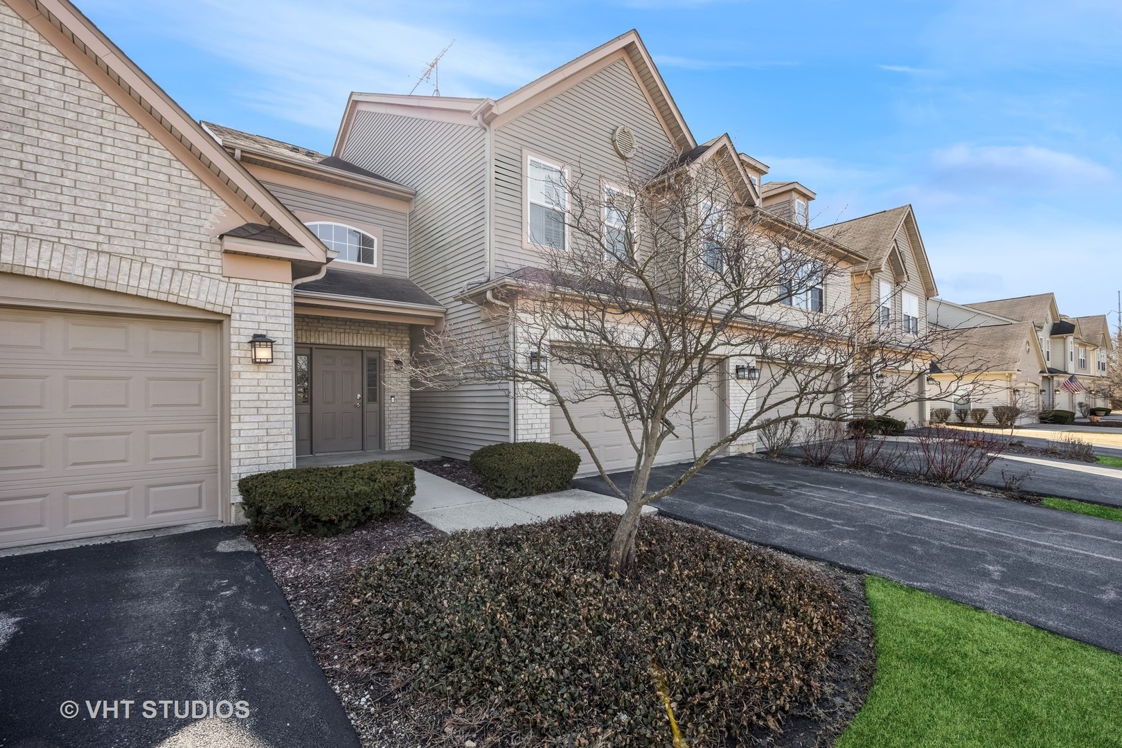 2703 Cobblestone Drive B Property Photo 1