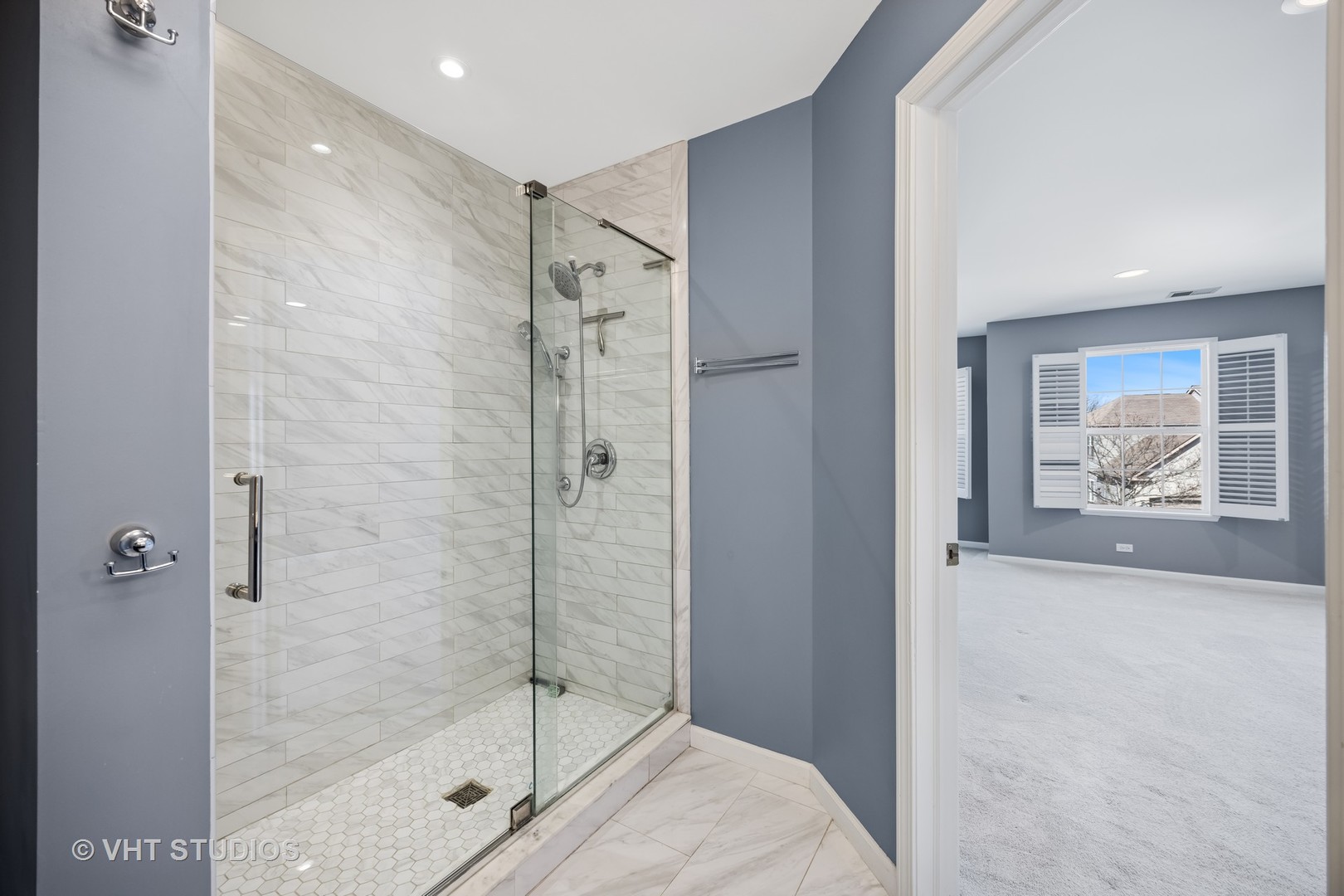 2703 Cobblestone Drive B Property Photo 11