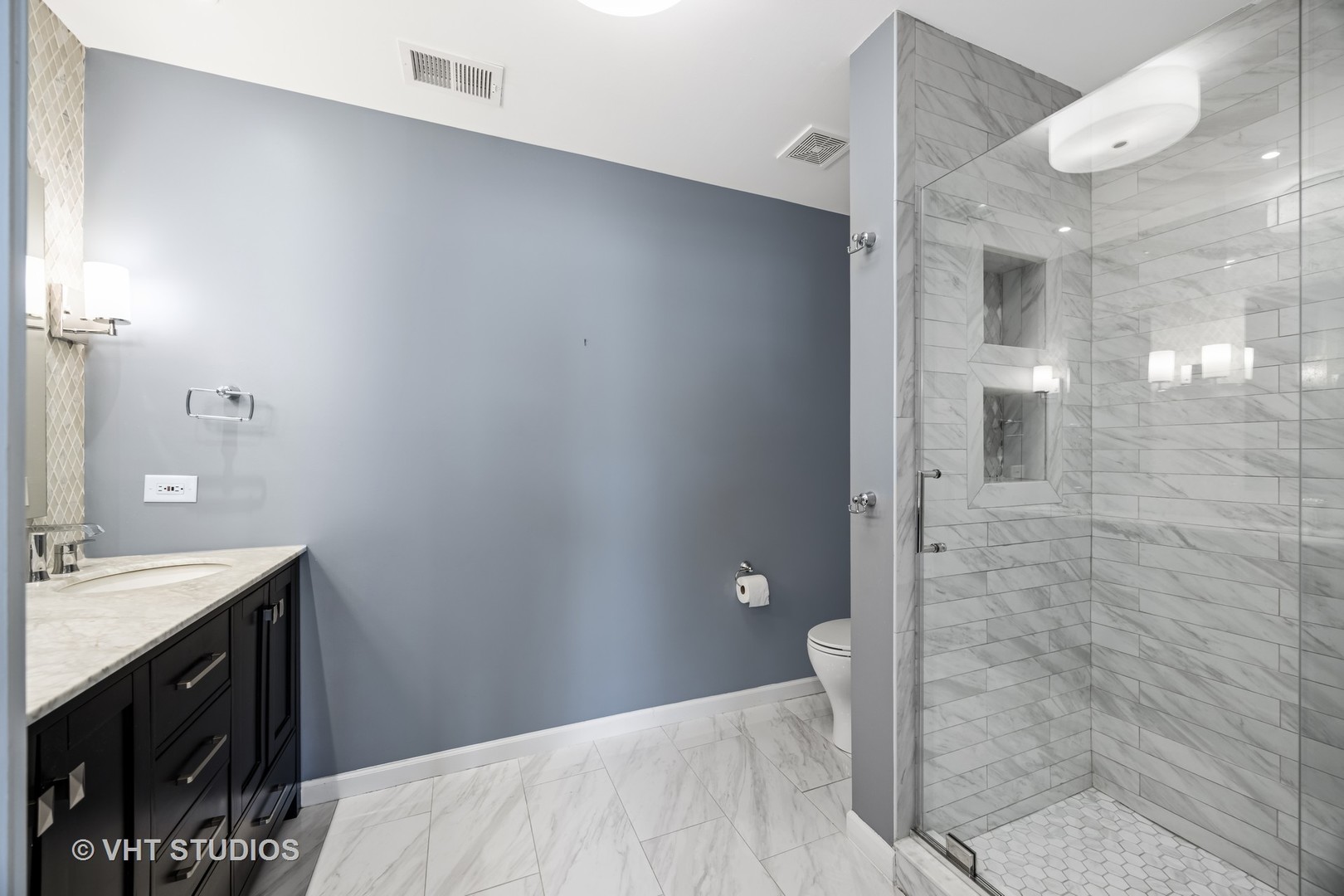 2703 Cobblestone Drive B Property Photo 12
