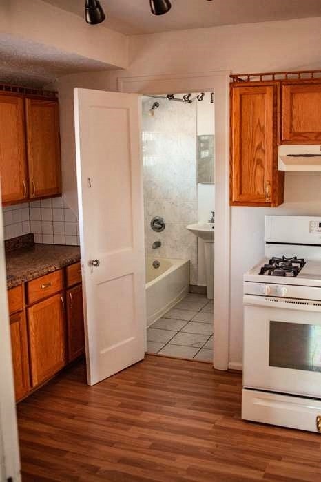4256 Kolze Avenue Property Photo 9