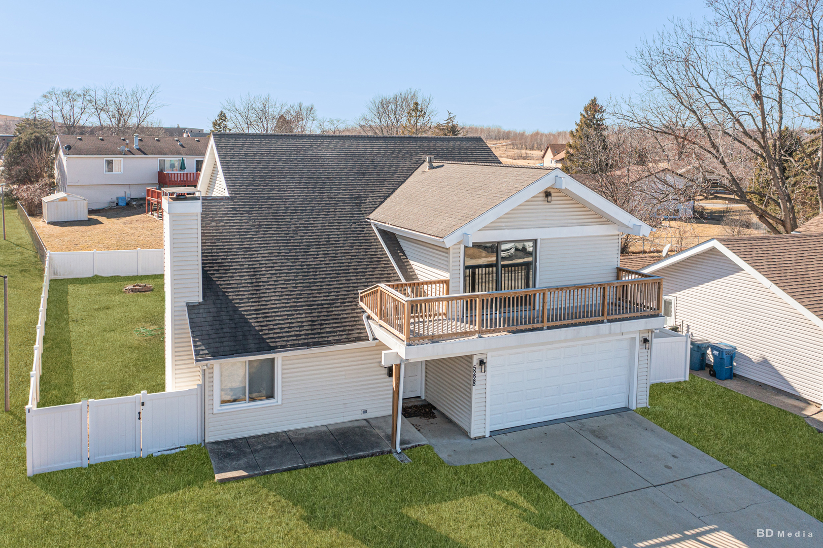 5228 Arlington Dr Property Photo