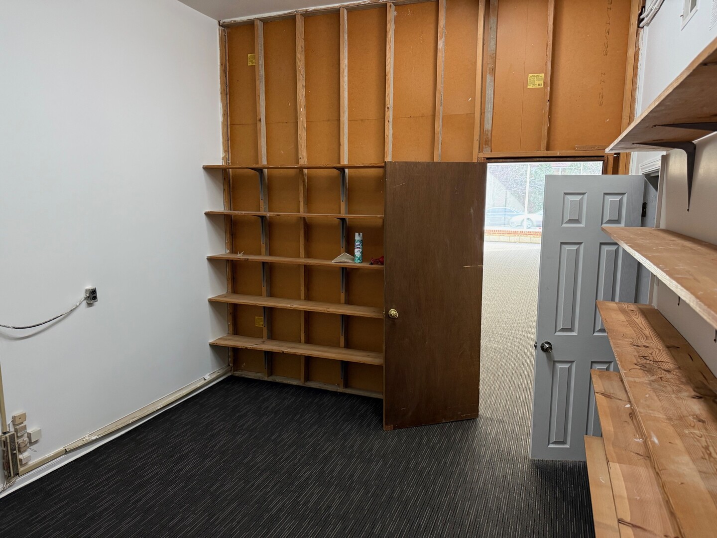 2628 W Touhy Avenue Property Photo 4