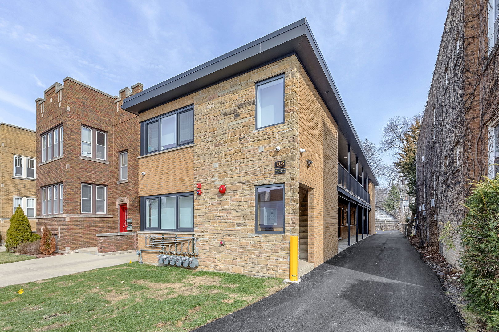 1025 N Harlem Ave Property Photo