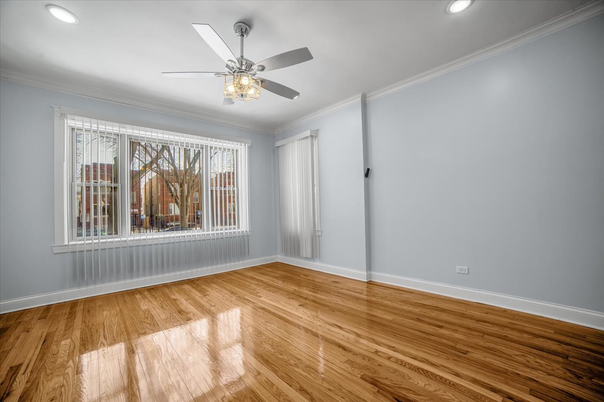 1810 N Luna Avenue Property Photo 4