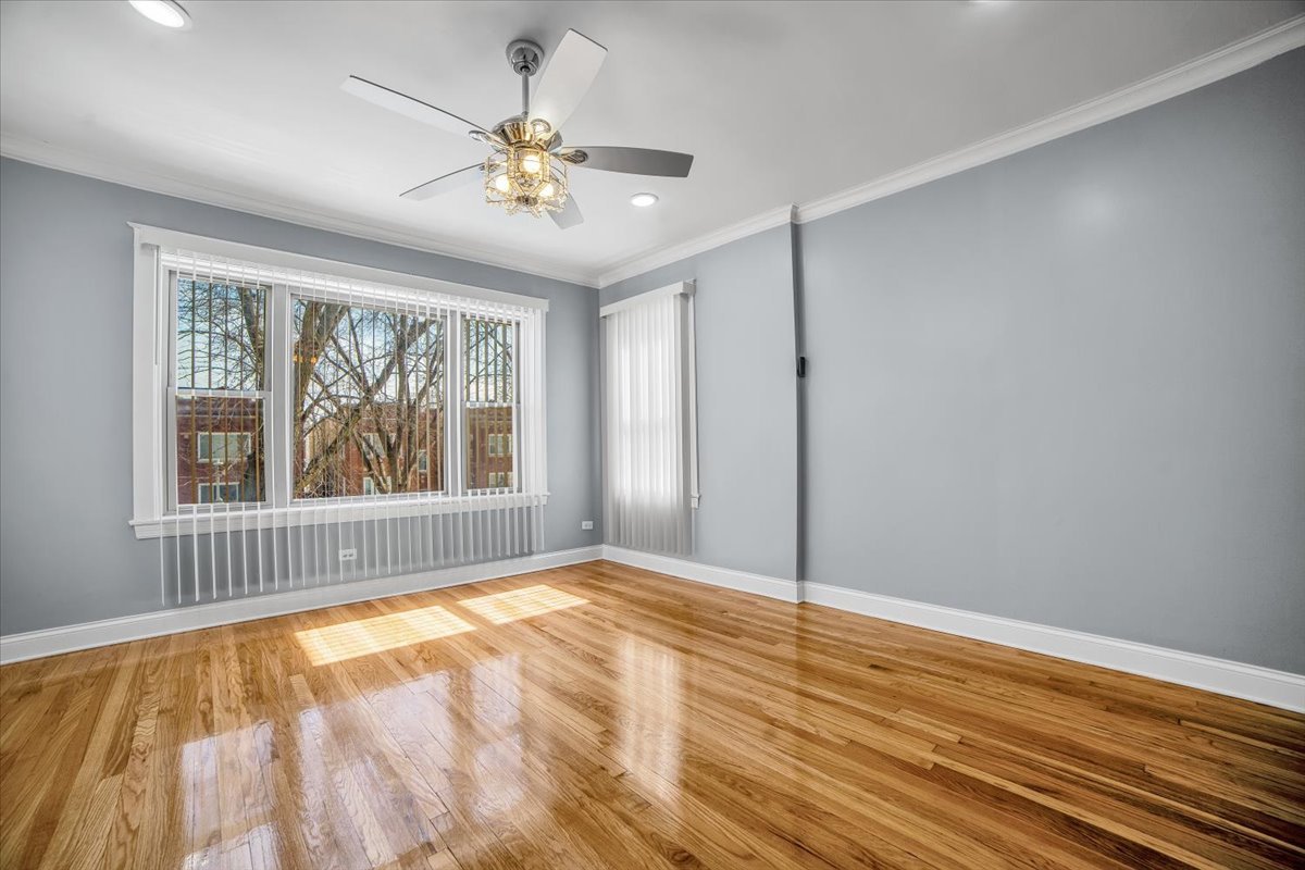 1810 N Luna Avenue Property Photo 6