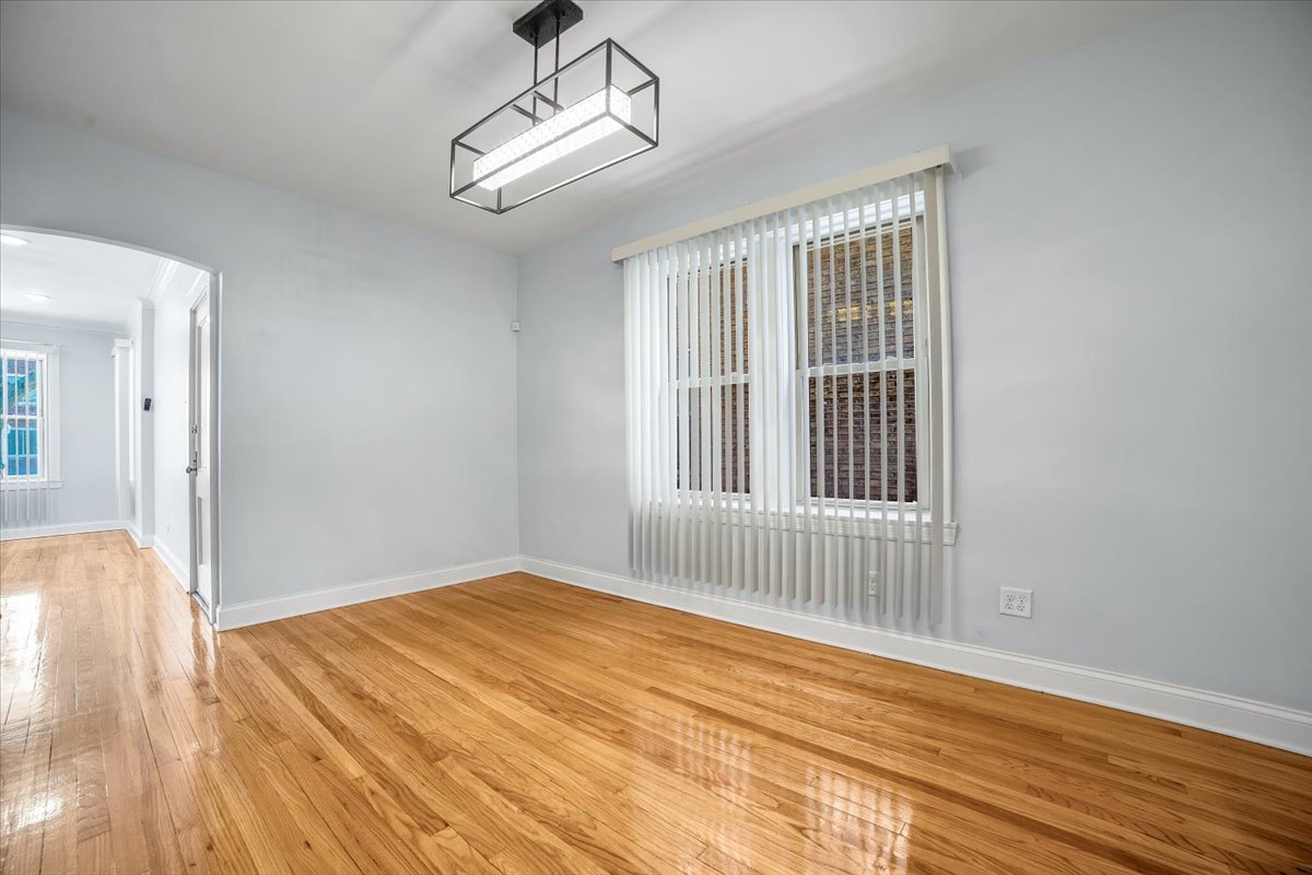1810 N Luna Avenue Property Photo 12