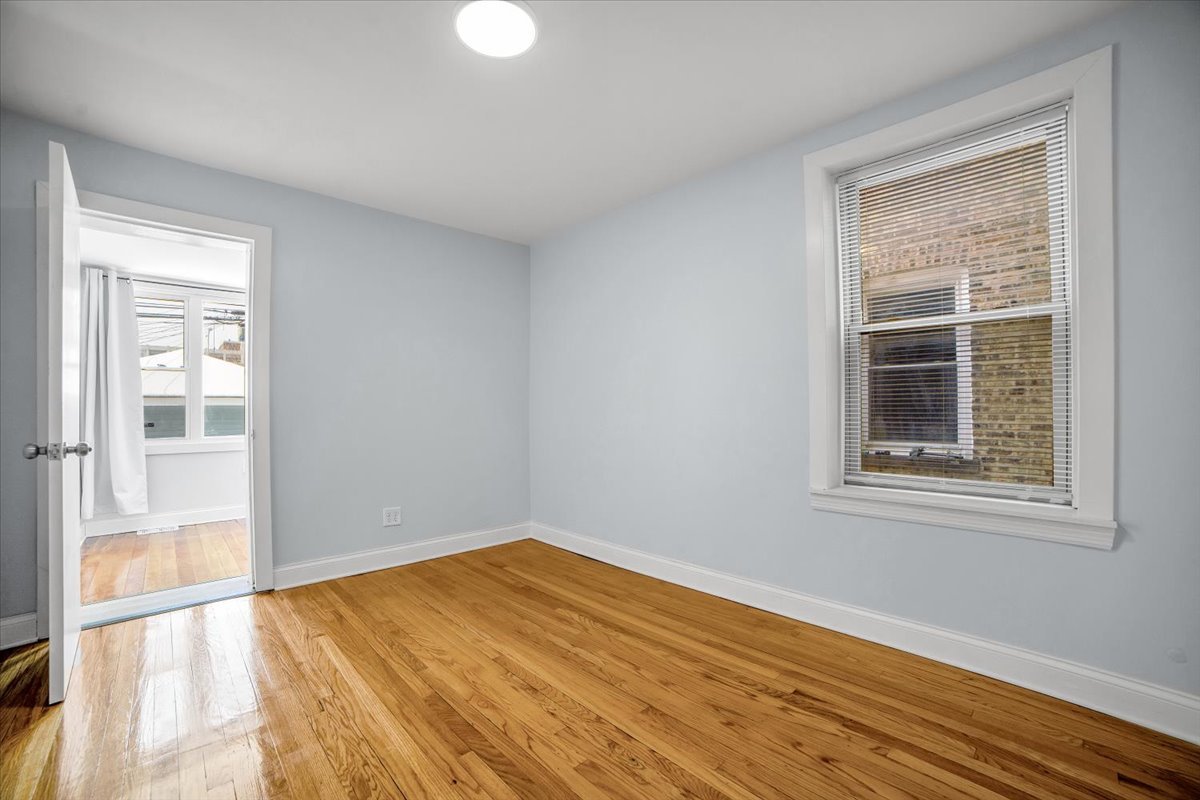 1810 N Luna Avenue Property Photo 13